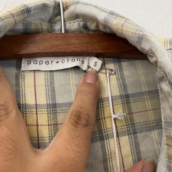 Paper Crane Womens Gray Yellow Plaid Twist Front Hi Lo Shirt Blouse Size Small - Picture 4 of 4